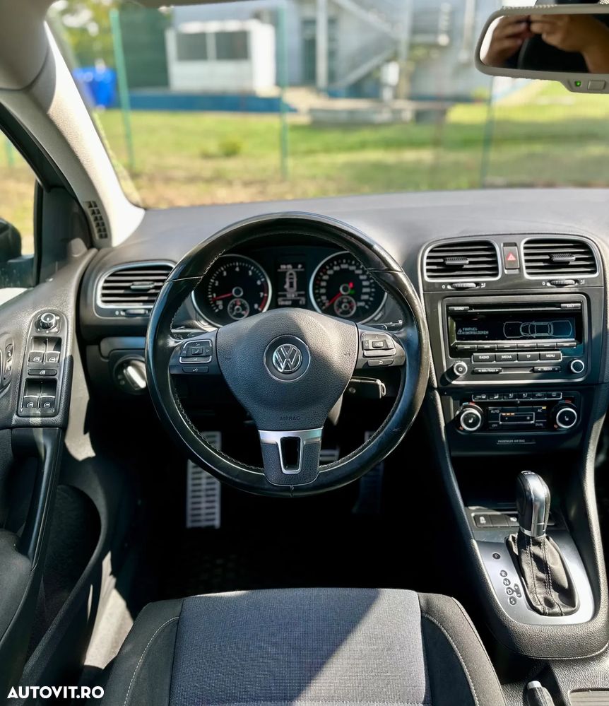 Volkswagen Golf - 6