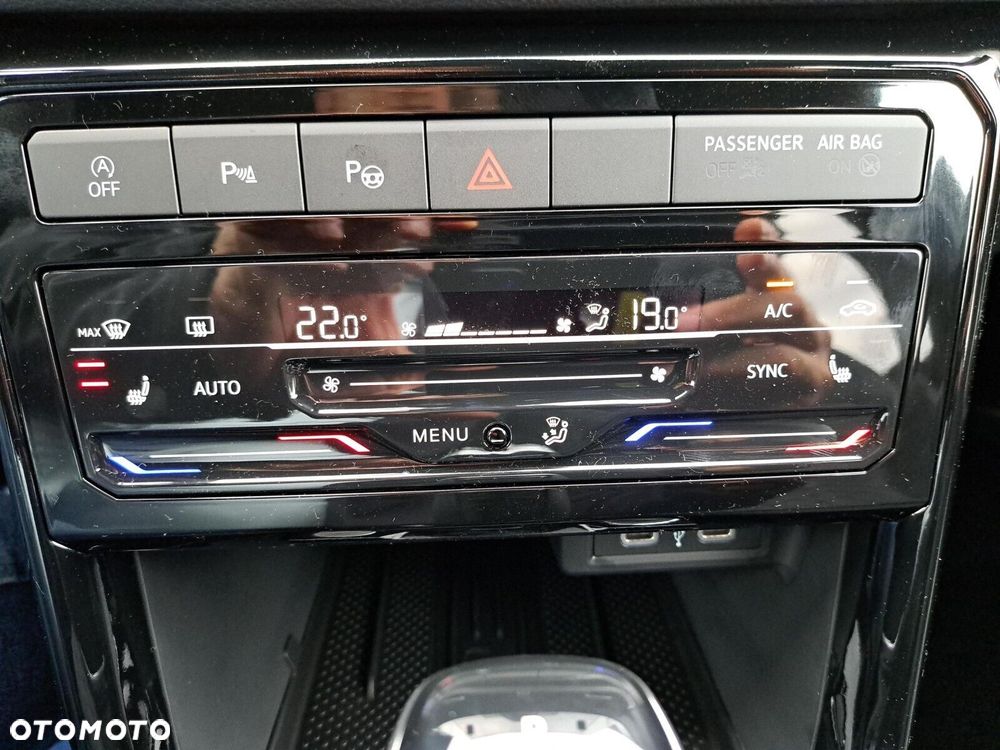 Volkswagen T-Cross - 38