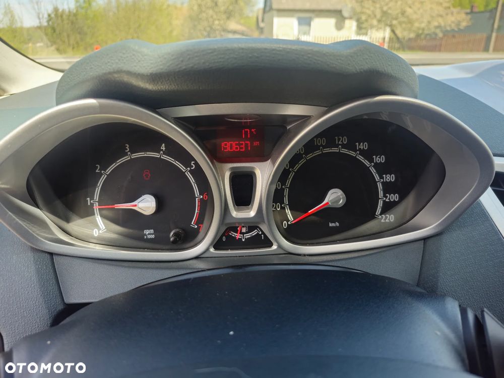 Ford Fiesta 1.25 Titanium - 11
