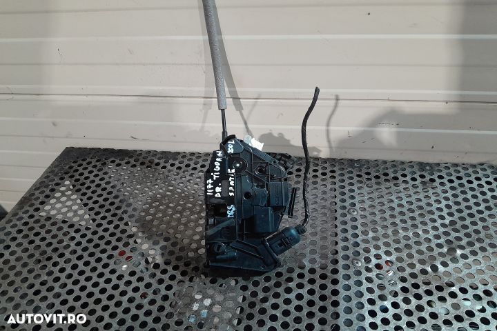 Broasca usa spate dreapta 5N0839016G Volkswagen VW Tiguan 1 5N [2007 - 3