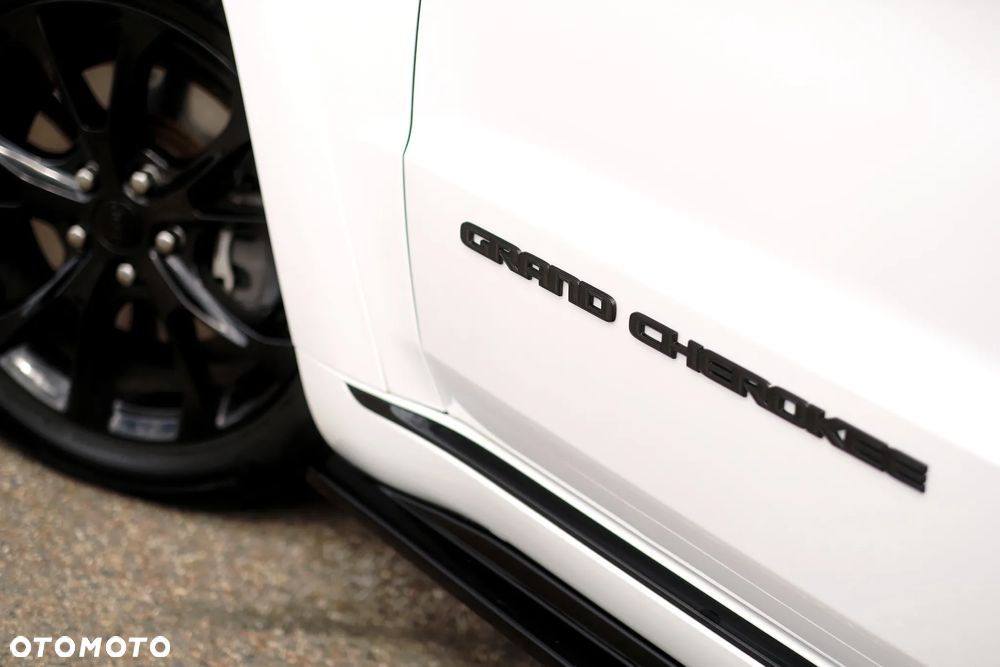 Jeep Grand Cherokee 5.7 V8 HEMI 4WD Automatik Summit - 5
