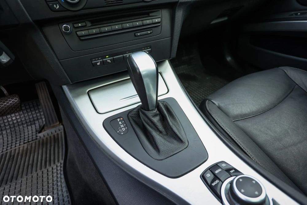 BMW Seria 3 320d xDrive DPF - 33