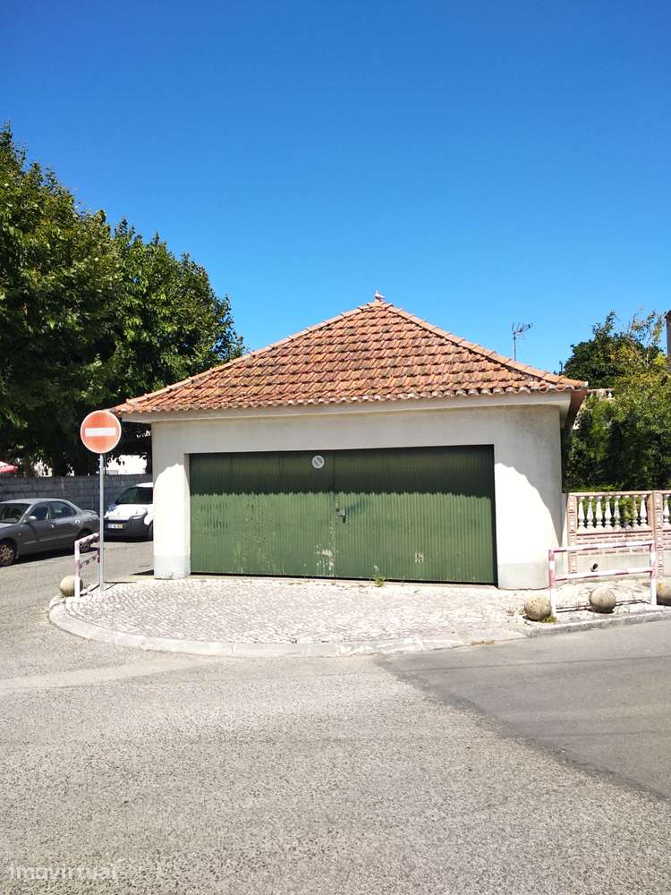 Moradia de R/C, HABITÁVEL, c/ licença, a 5m do Centro. - Grande imagem: 3/25