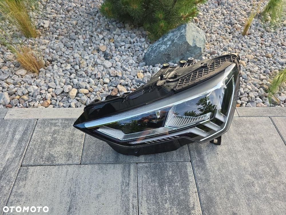 AUDI Q3 83A Lampa lewa przód Full Led Matrix HD 83A941035 Chrom 2023 - 2