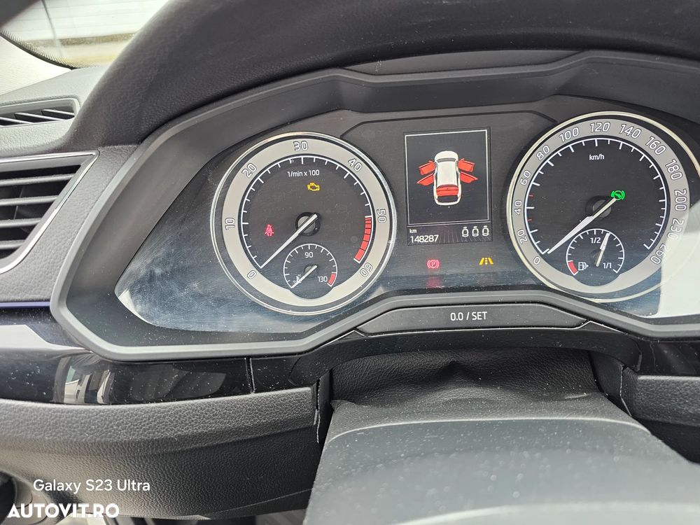 Skoda Superb 2.0 TDI DSG Laurin & Klement - 11