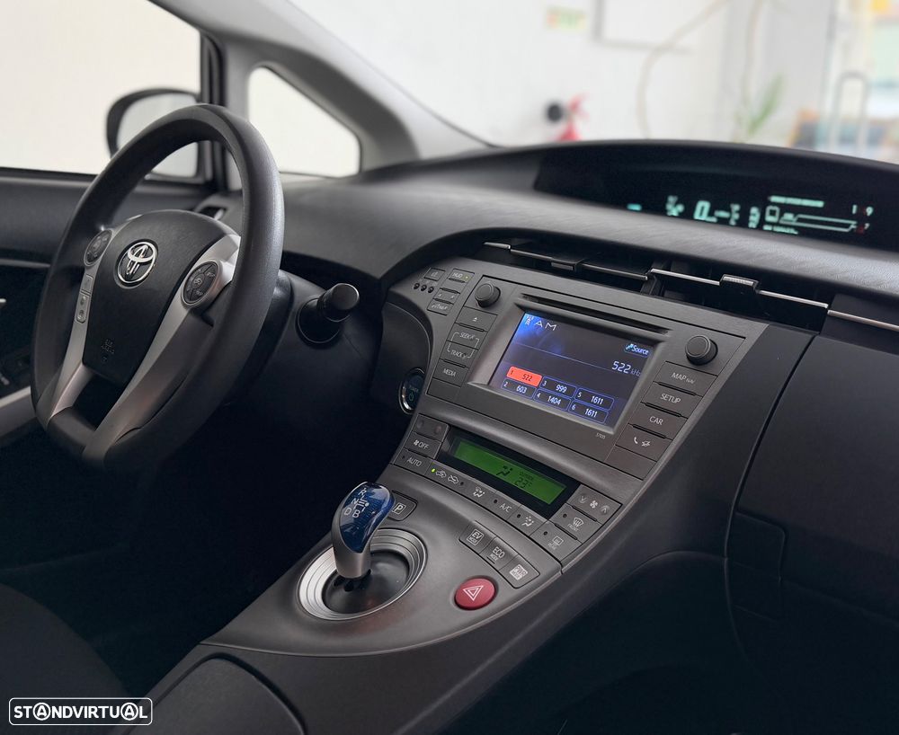 Toyota Prius 1.8 Exclusive - 27