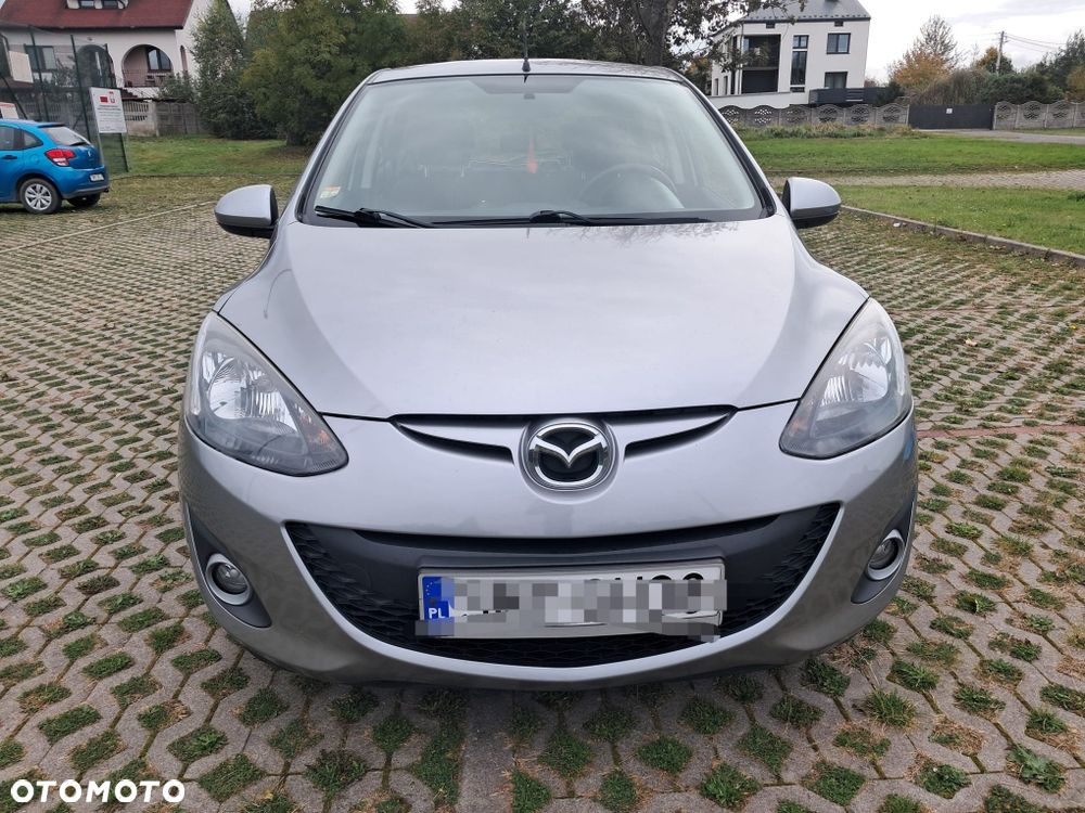 Mazda 2 2012 photo 2