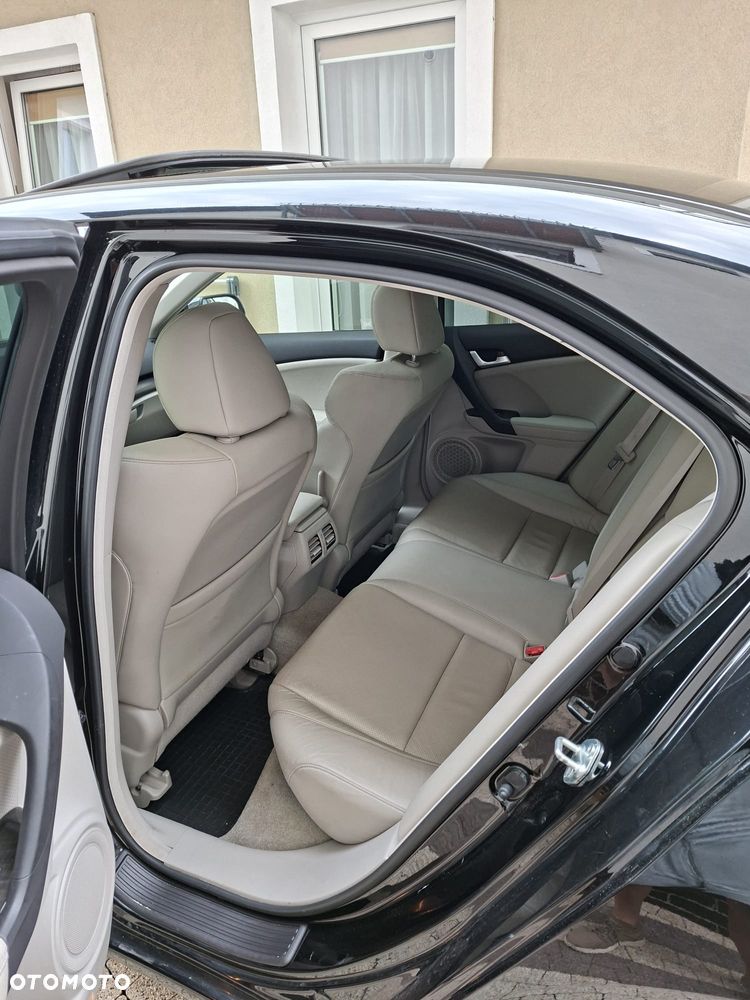 Honda Accord 2.0 Executive - 9