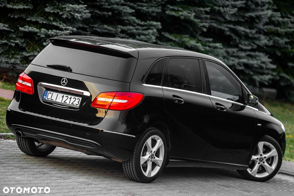 Mercedes-Benz Klasa B 200 UrbanStyle Edition - 12