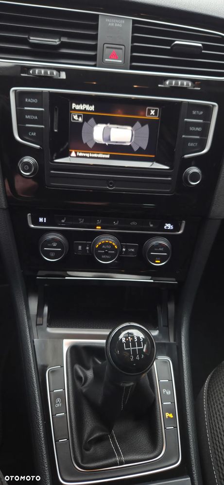 Volkswagen Golf 1.2 TSI BlueMotion Technology Cup - 26