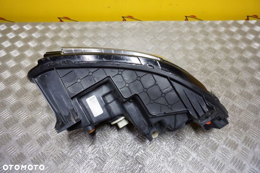 DODGE CHARGER 2015- REFLEKTOR LAMPA XENON Z LED PRAWA USA - 6