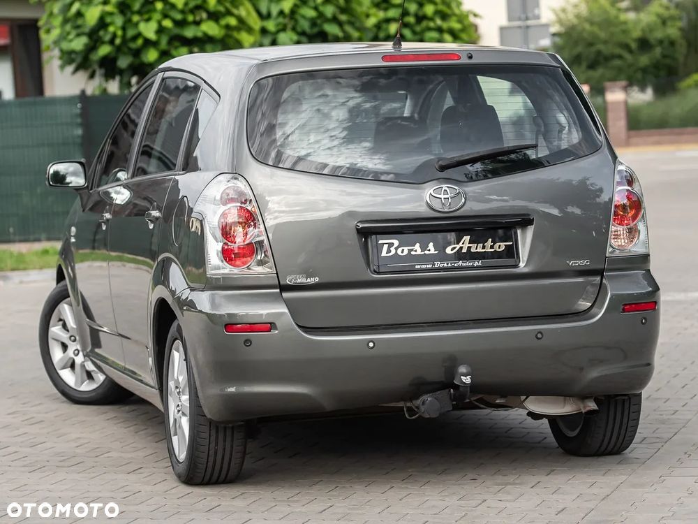 Toyota Corolla Verso 2.0 D-4D - 8