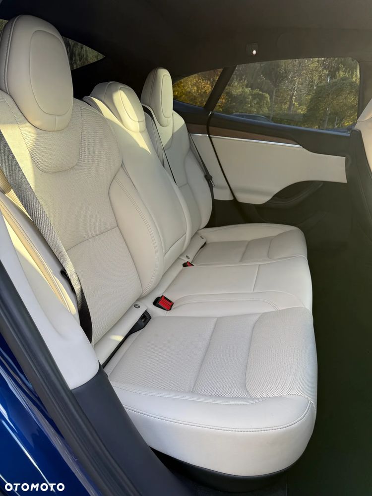 Tesla Model S Long Range AWD - 32