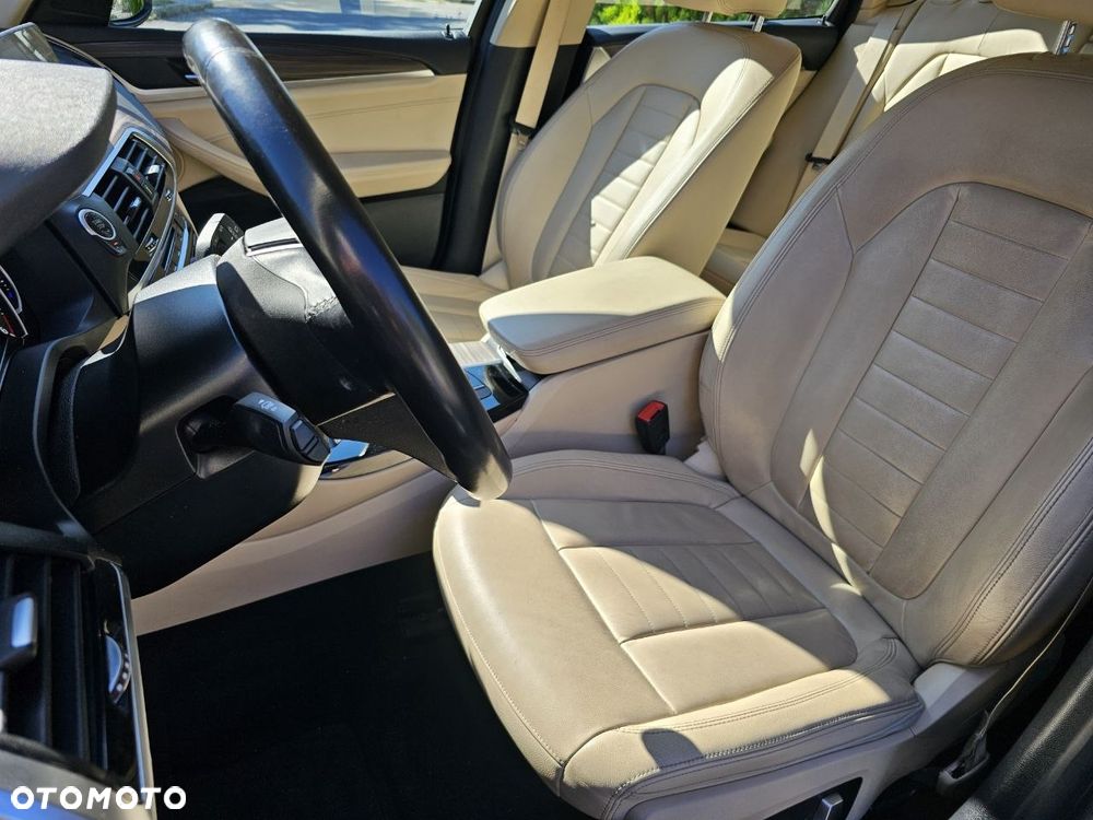 BMW X3 xDrive25d - 16