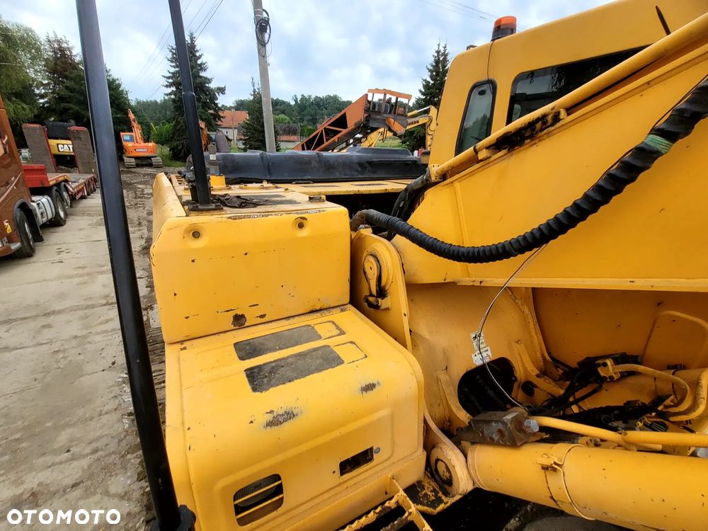 Hyundai 250LC-7 - 11