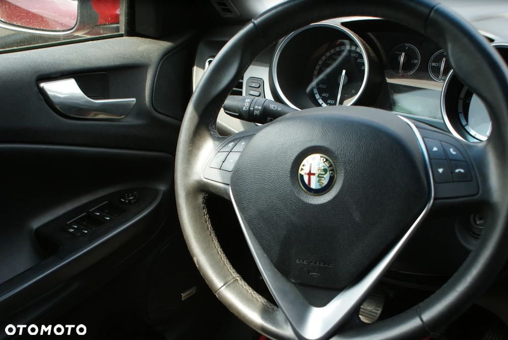 Alfa Romeo Giulietta 1.6 JTDM 16V - 12