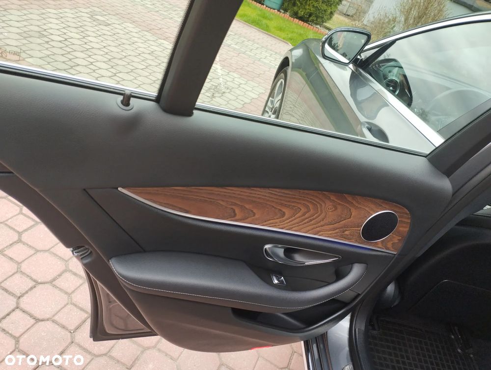 Mercedes-Benz Klasa E 200 9G-TRONIC - 11