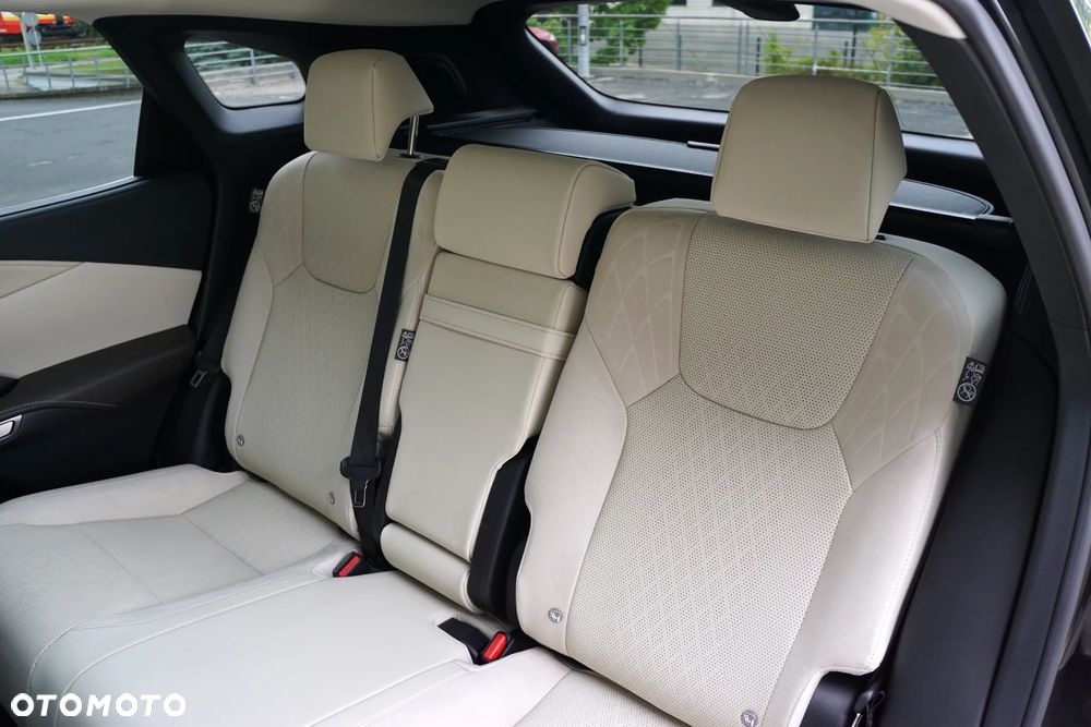 Lexus RX 350h Omotenashi - 29