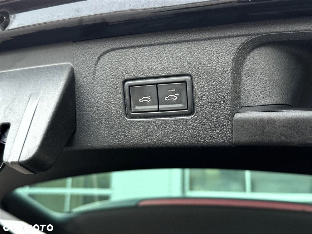 Volkswagen Passat - 34