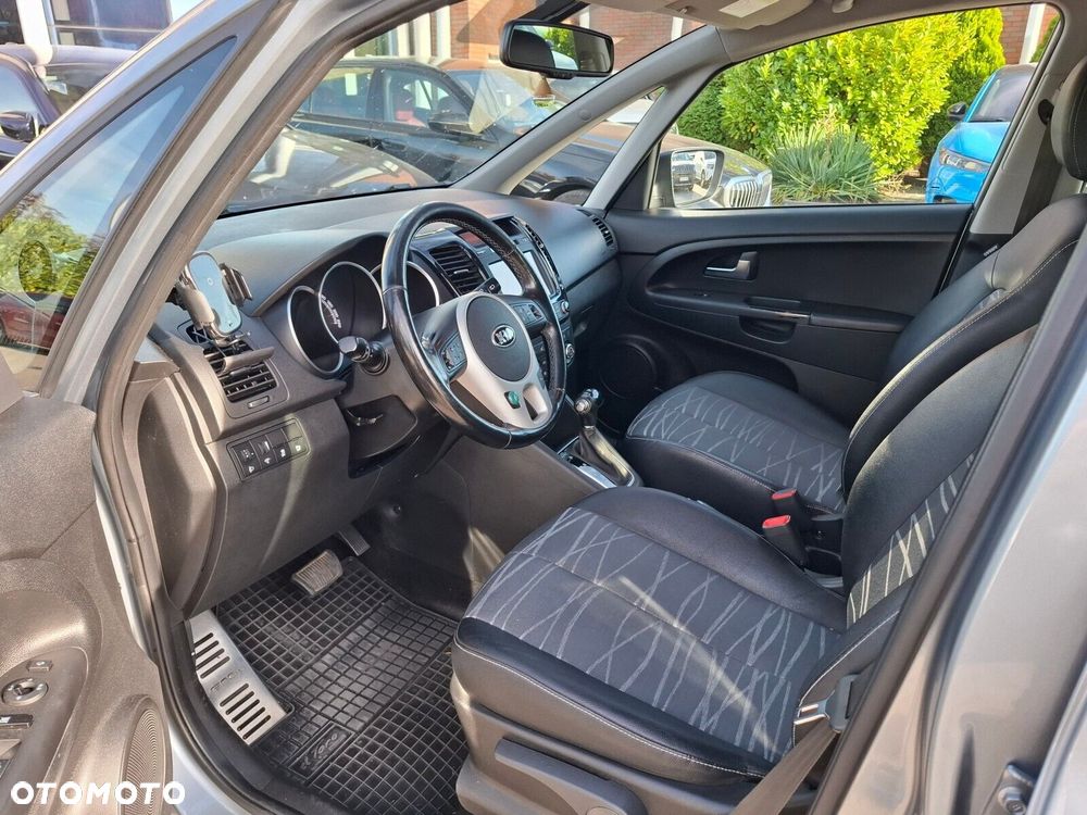 Kia Venga - 7