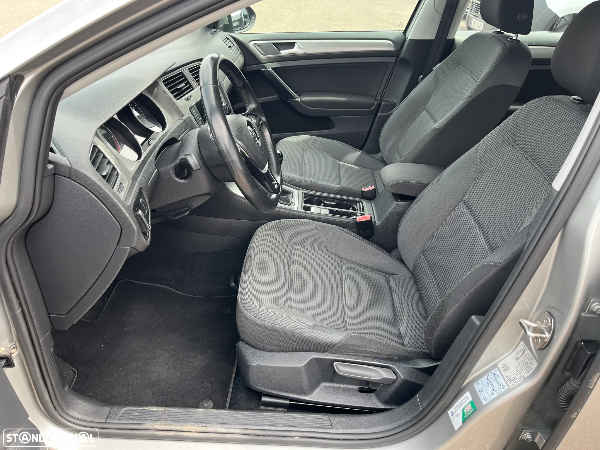 VW Golf 1.6 TDi BlueMotion Confortline - 10