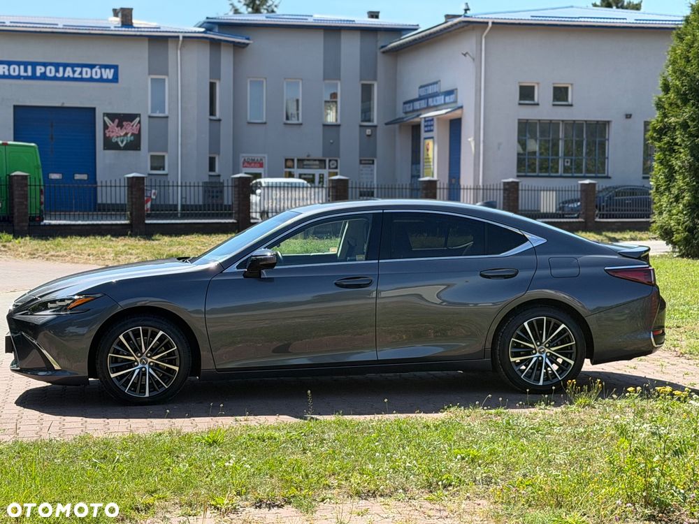 Lexus ES 300h Prestige - 21