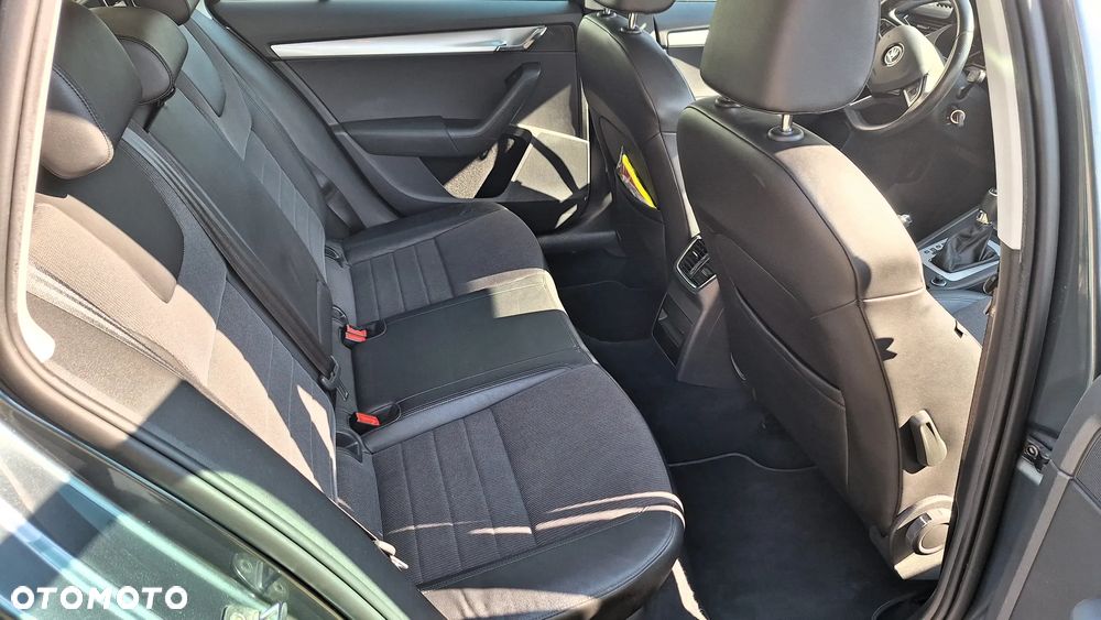 Skoda Octavia 2.0 TDI DSG Style - 7