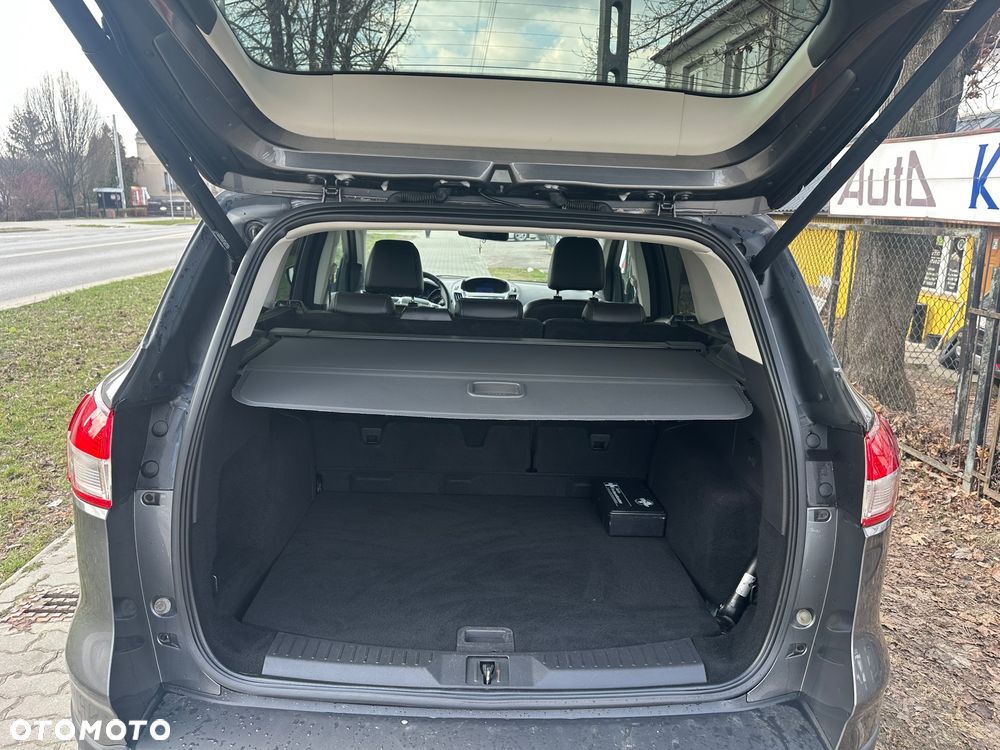 Ford Kuga 1.6 EcoBoost 2x4 Titanium - 25