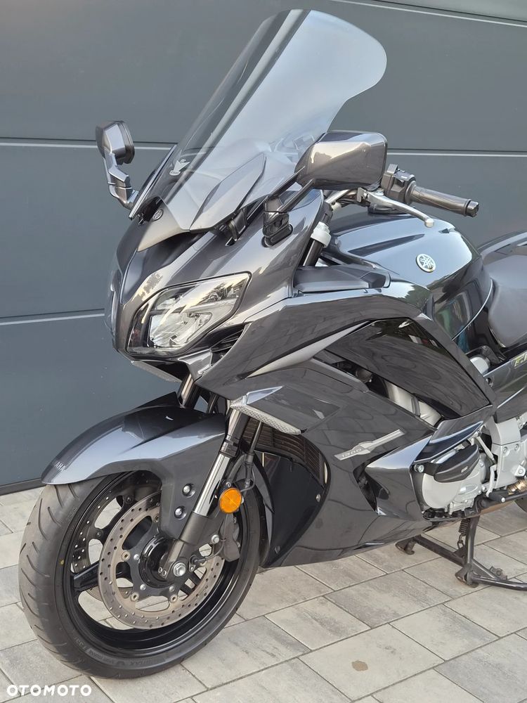 Yamaha FJR - 28