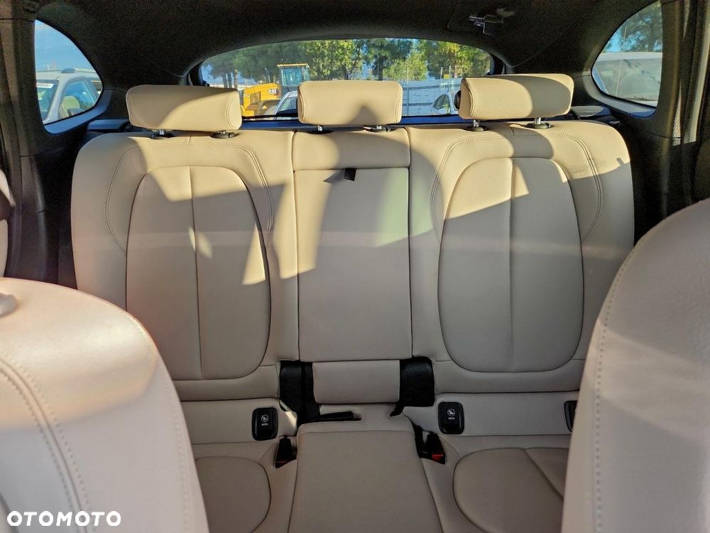 BMW X1 xDrive25i GPF Sport Line - 9