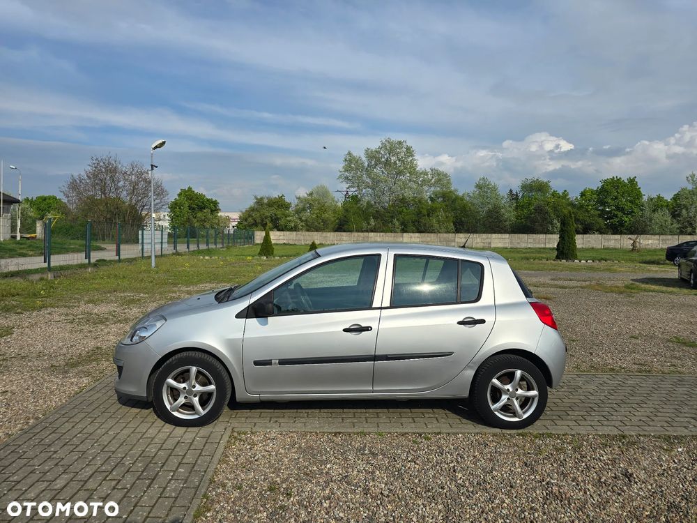 Renault Clio 1.4 16V Expression - 10