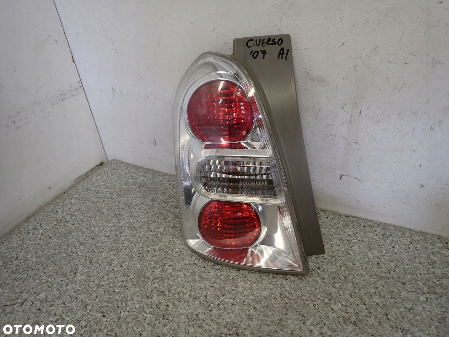 TOYOTA COROLLA VERSO 07- LAMPA TYLNA LEWA LIFT - 2