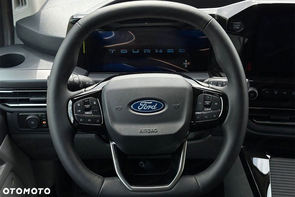 Ford Tourneo Custom - 13