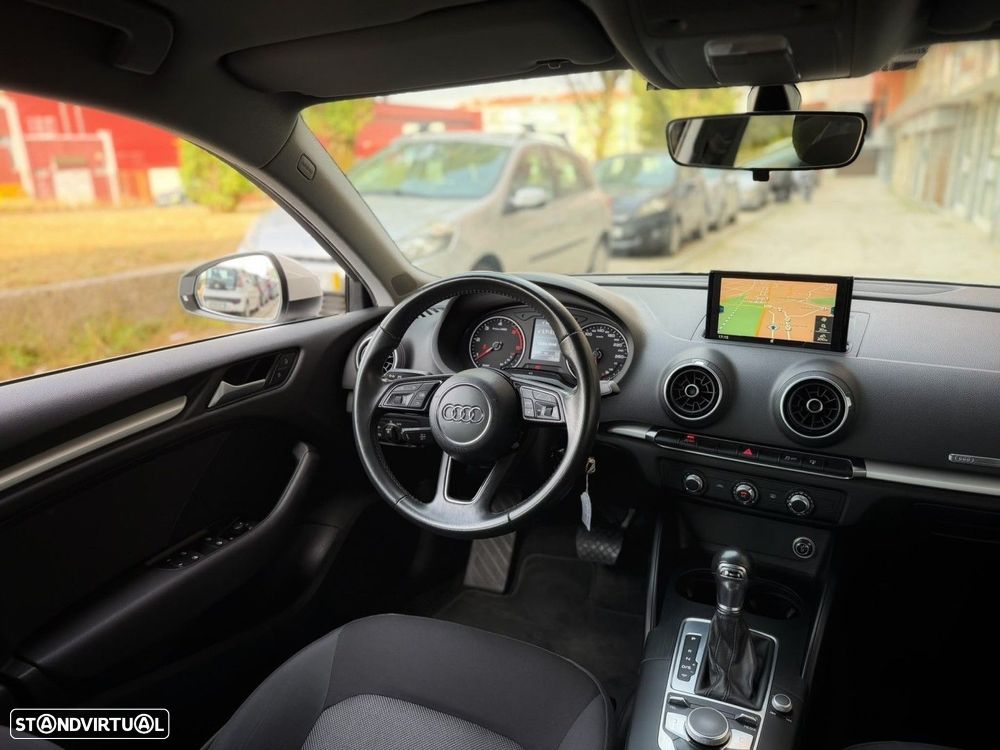 Audi A3 Sportback 1.6 TDI Design S tronic - 19