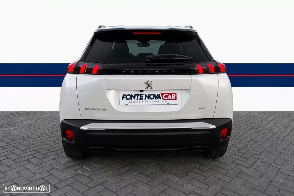 Peugeot e-2008 GT Pack — fotografia 6