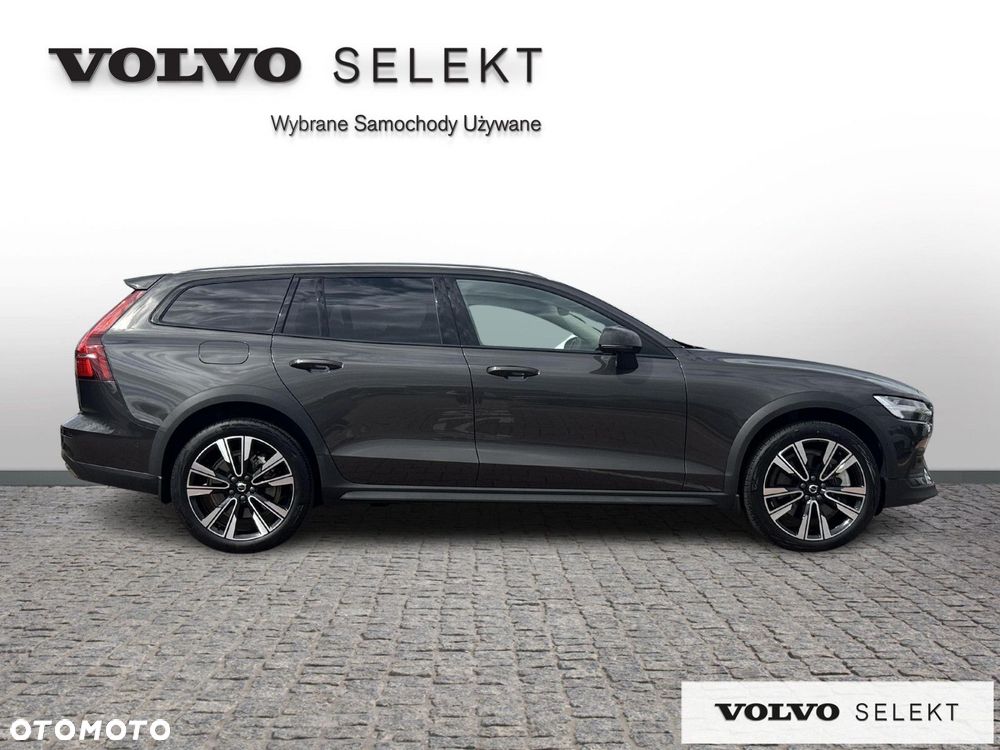 Volvo V60 Cross Country - 8