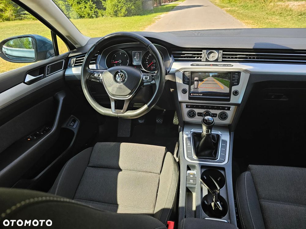 Volkswagen Passat 2.0 TDI (BlueMotion Technology) Trendline - 13