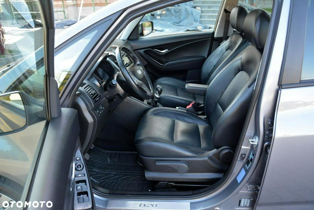 Hyundai ix20 1.6 Premium blue - 15