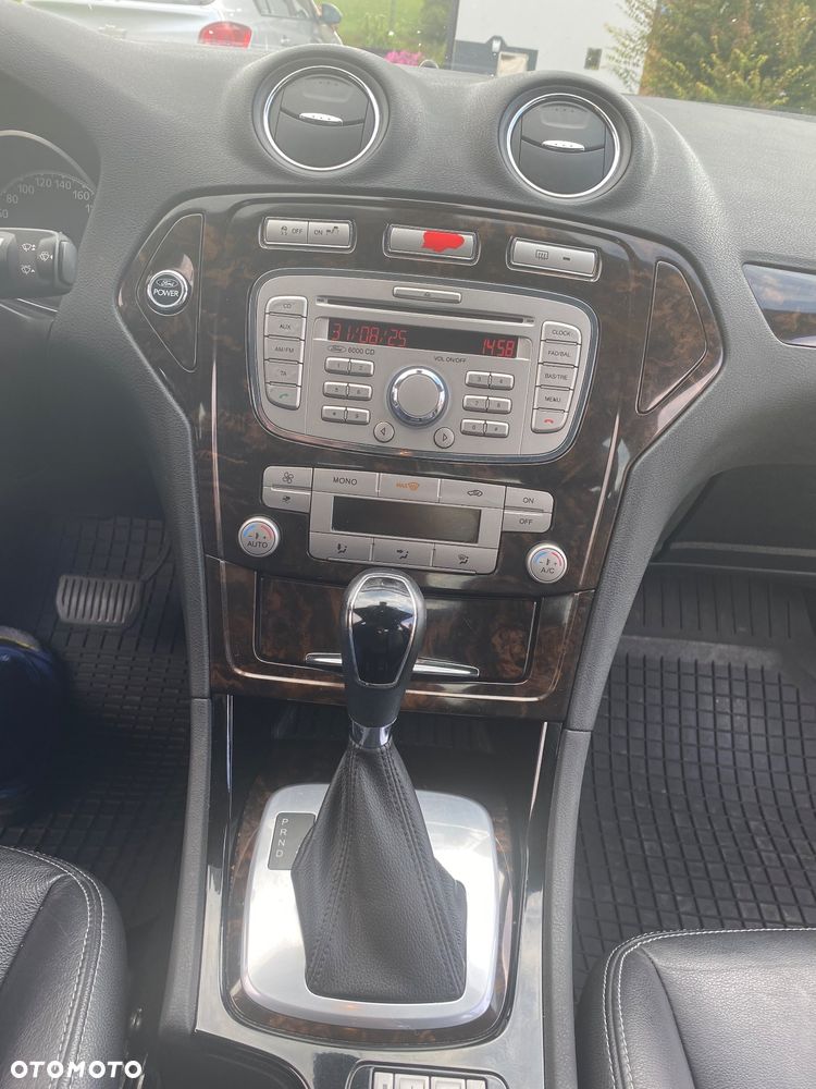 Ford Mondeo 2.0 TDCi Ghia - 14