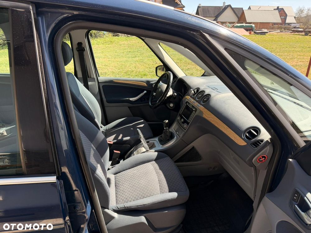 Ford Galaxy 2.0 Ghia - 6