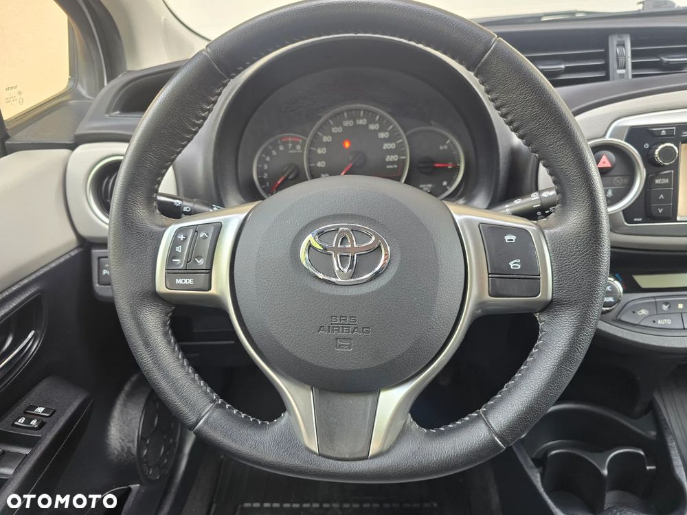 Toyota Yaris 1.33 VVT-i Executive - 14