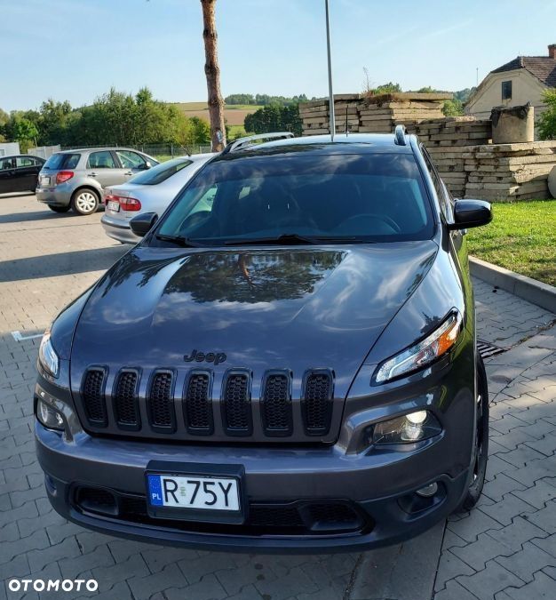 Jeep Cherokee - 1