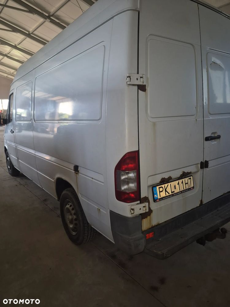 Mercedes-Benz Sprinter - 4