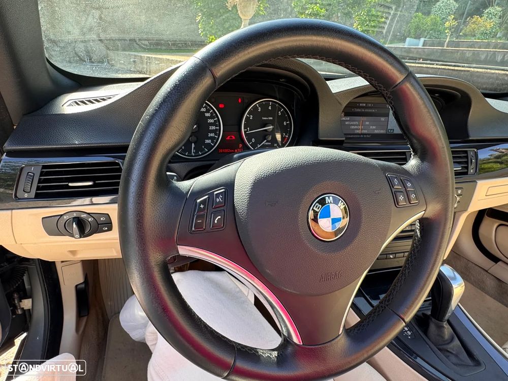 BMW 320 i Cabrio Auto - 13
