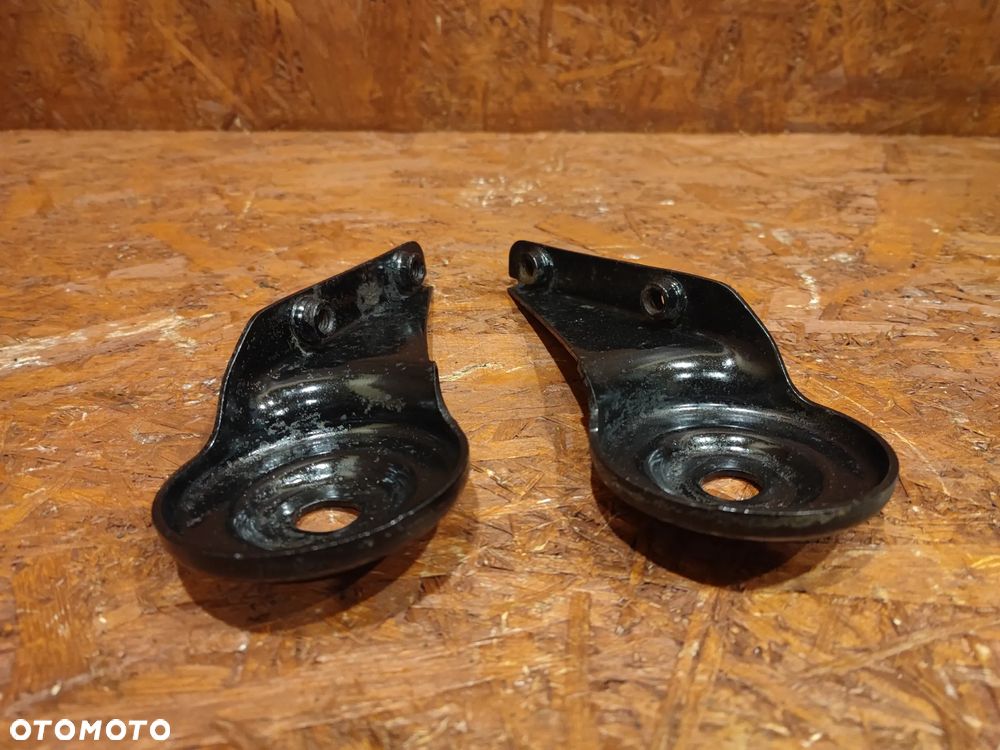 BMW E30 / E36 ( COMPACT ) ORYGINALNY ŁĄCZNIK ZAWIESZENIA TYŁ / WSPORNIK BELKI LEWY / PRAWY O NR. 33 32 1 128 481 / 33 32 1 128 482 OEM W BARDZO DOBRYM STANIE - 1