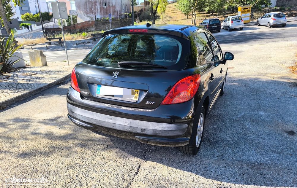 Peugeot 207 1.4 16V Trendy - 3