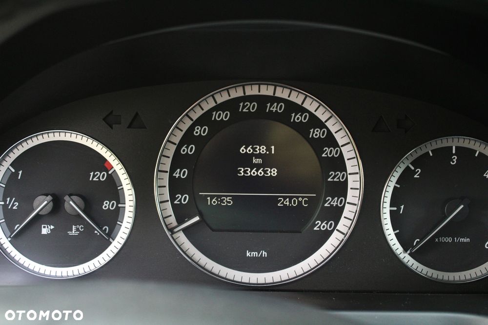 Mercedes-Benz Klasa C 200 CDI Classic - 13