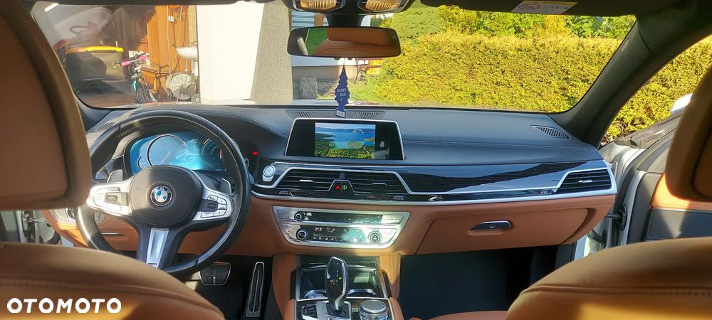 BMW Seria 7 740e iPerformance - 8