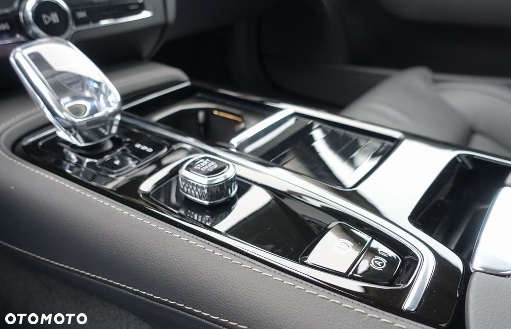 Volvo V90 T8 AWD Plug-In Hybrid Plus Dark - 10