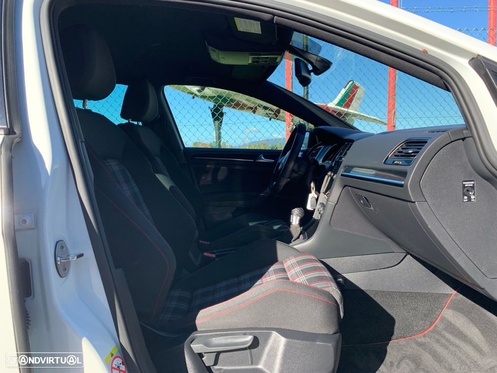 VW Golf 2.0 TSi GTi - 19